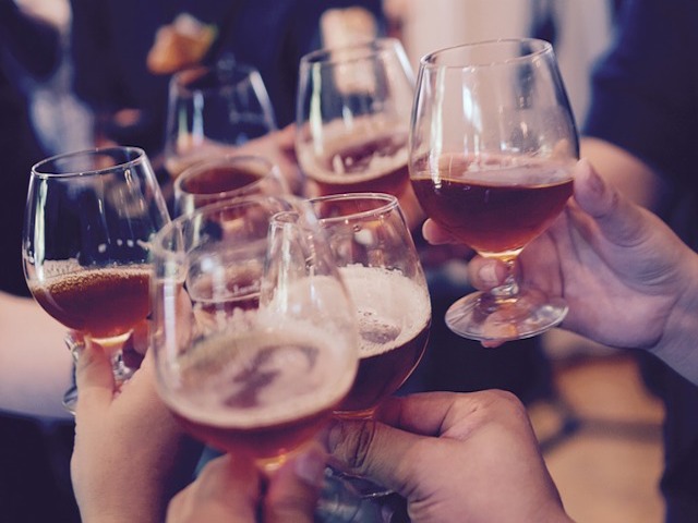 Günde Bir Kadeh Alkollü İçki Bile İnme Riskini Artırıyor